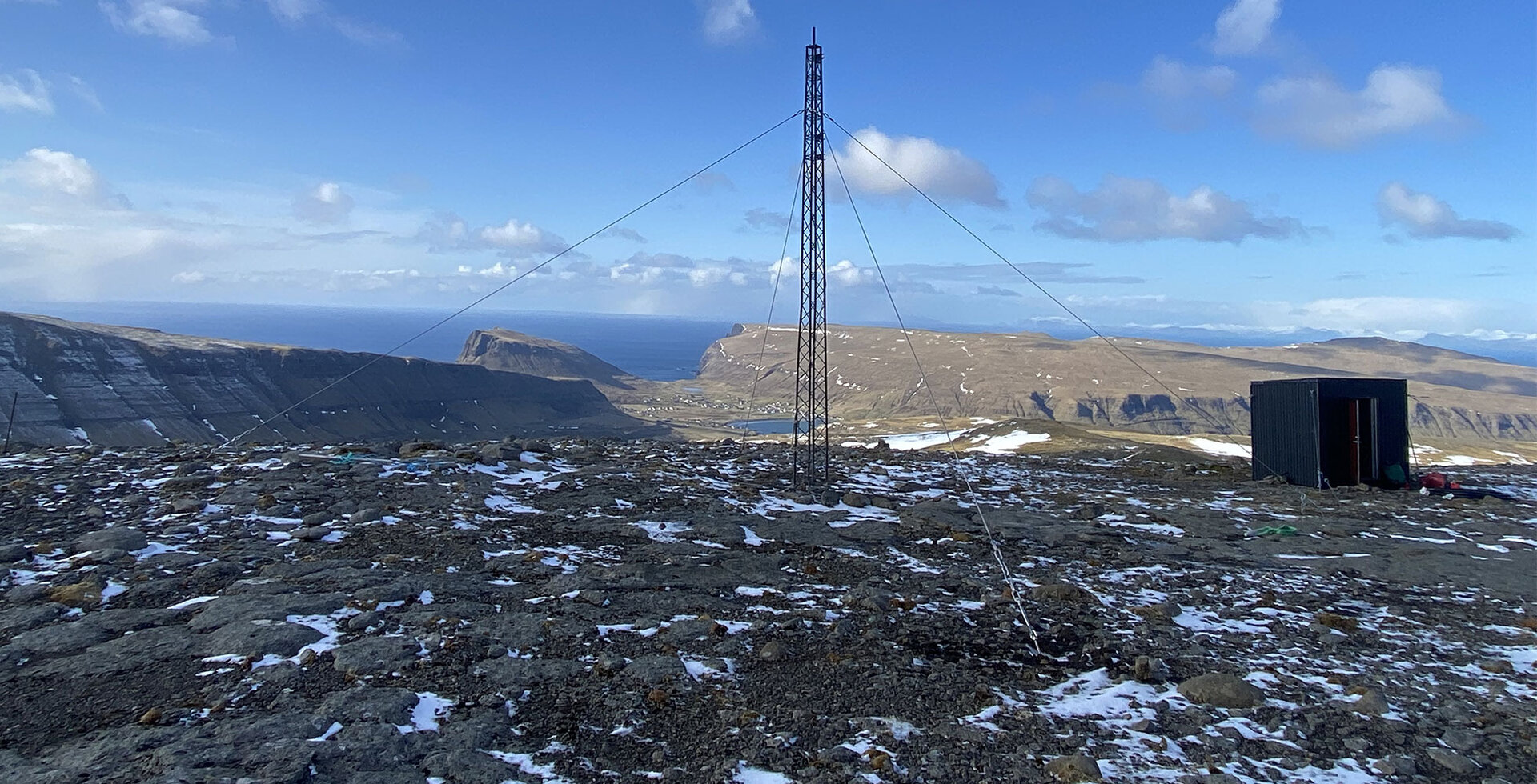 Radiomastur omanfyri Hvalba